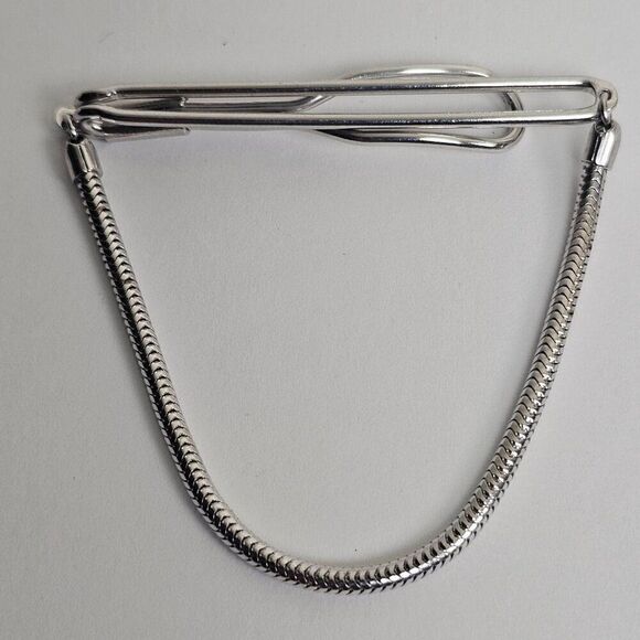 Swank Signed Vintage Tie Bar Clip Dangling Chain Silver Tone Metal  2.25" W 2" L - Picture 1 of 7